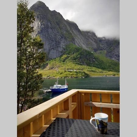 Cozy House By The Fjord In The Heart Of Lofoten Reine Luaran gambar