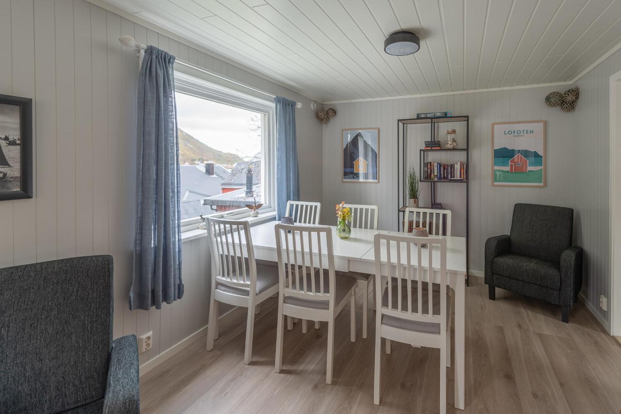 Cozy House By The Fjord In The Heart Of Lofoten Reine Luaran gambar