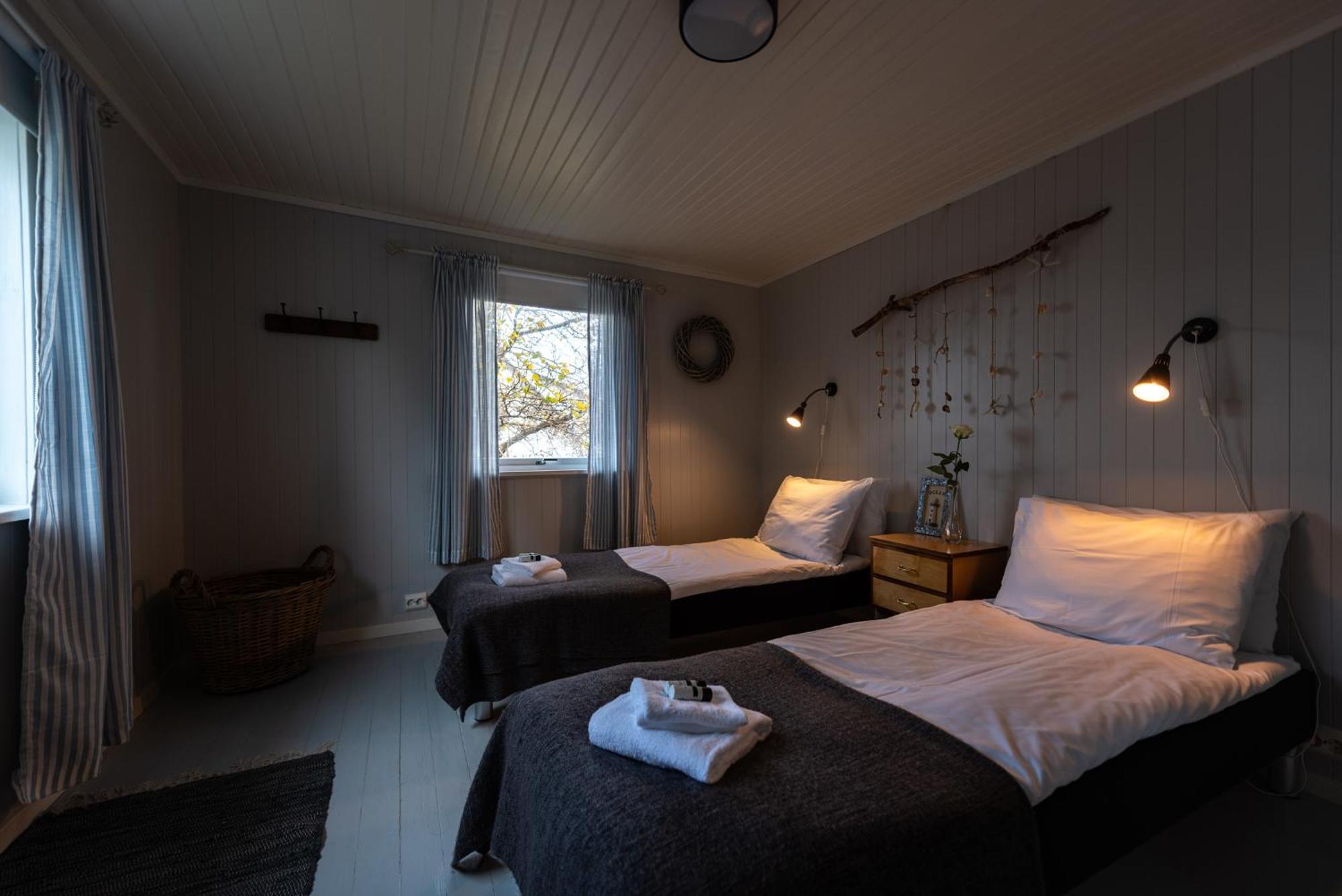 Cozy House By The Fjord In The Heart Of Lofoten Reine Luaran gambar