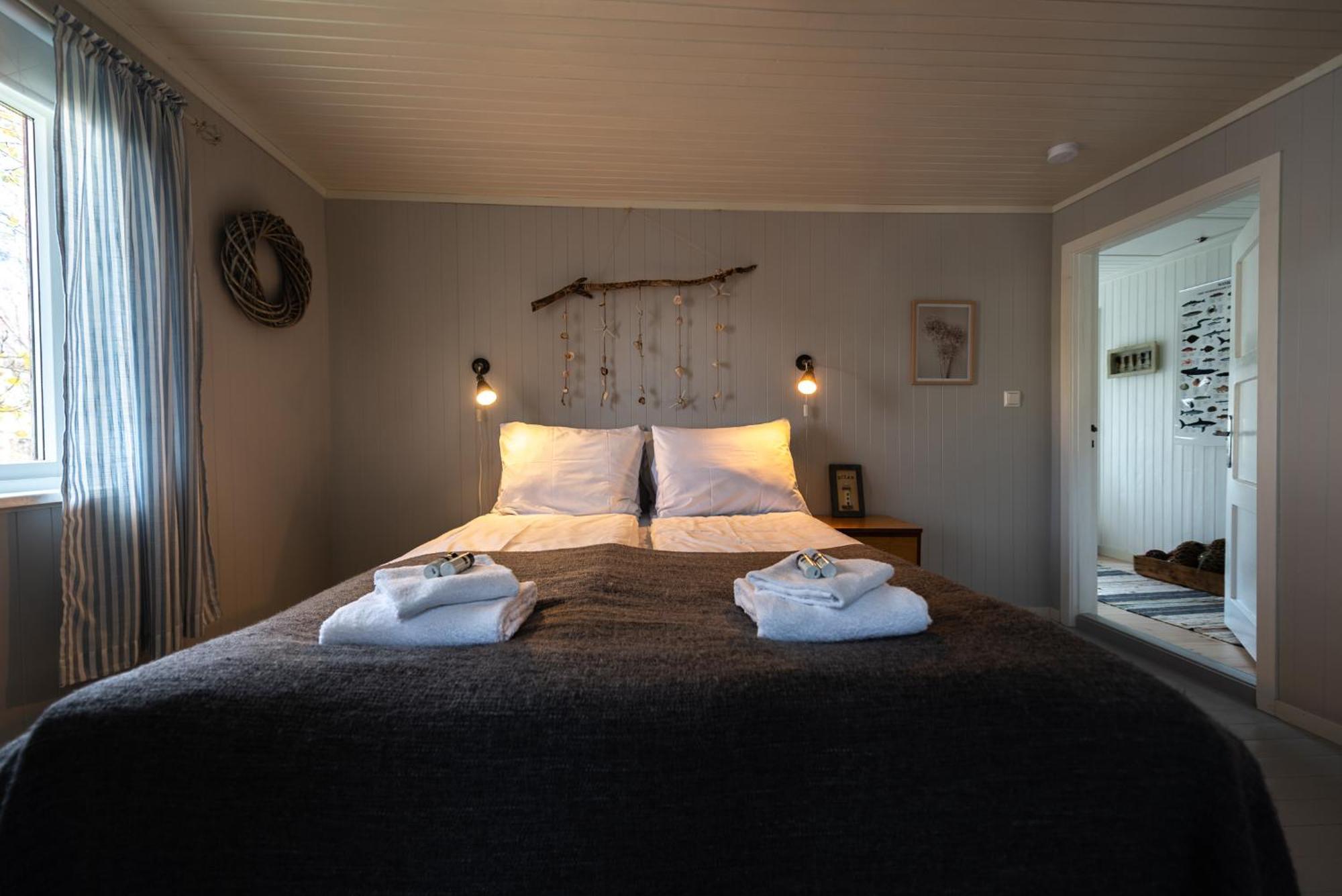 Cozy House By The Fjord In The Heart Of Lofoten Reine Luaran gambar